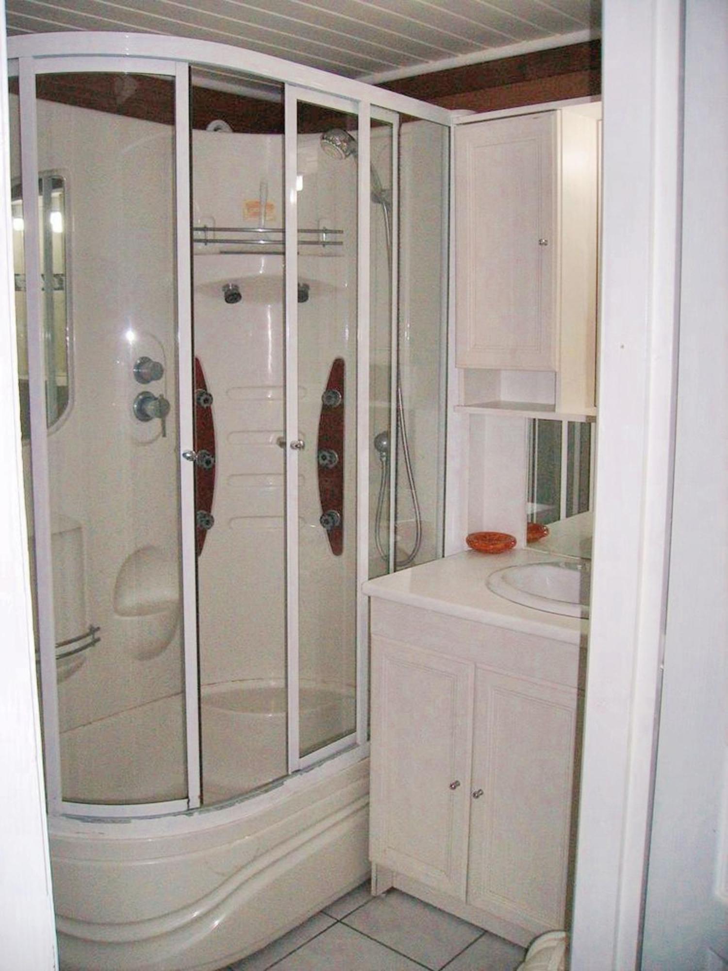 Appartement Charmant A Breuillet Avec Jardin Spacieux Exterior photo